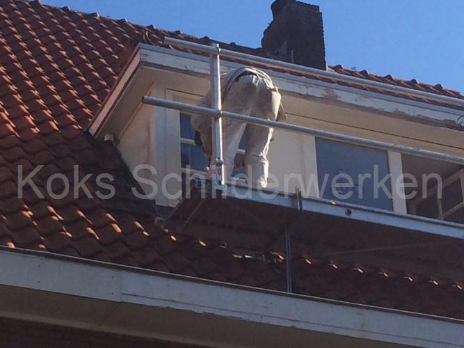 Houtrotherstel door de schilder in Eindhoven aan een dakkapel
