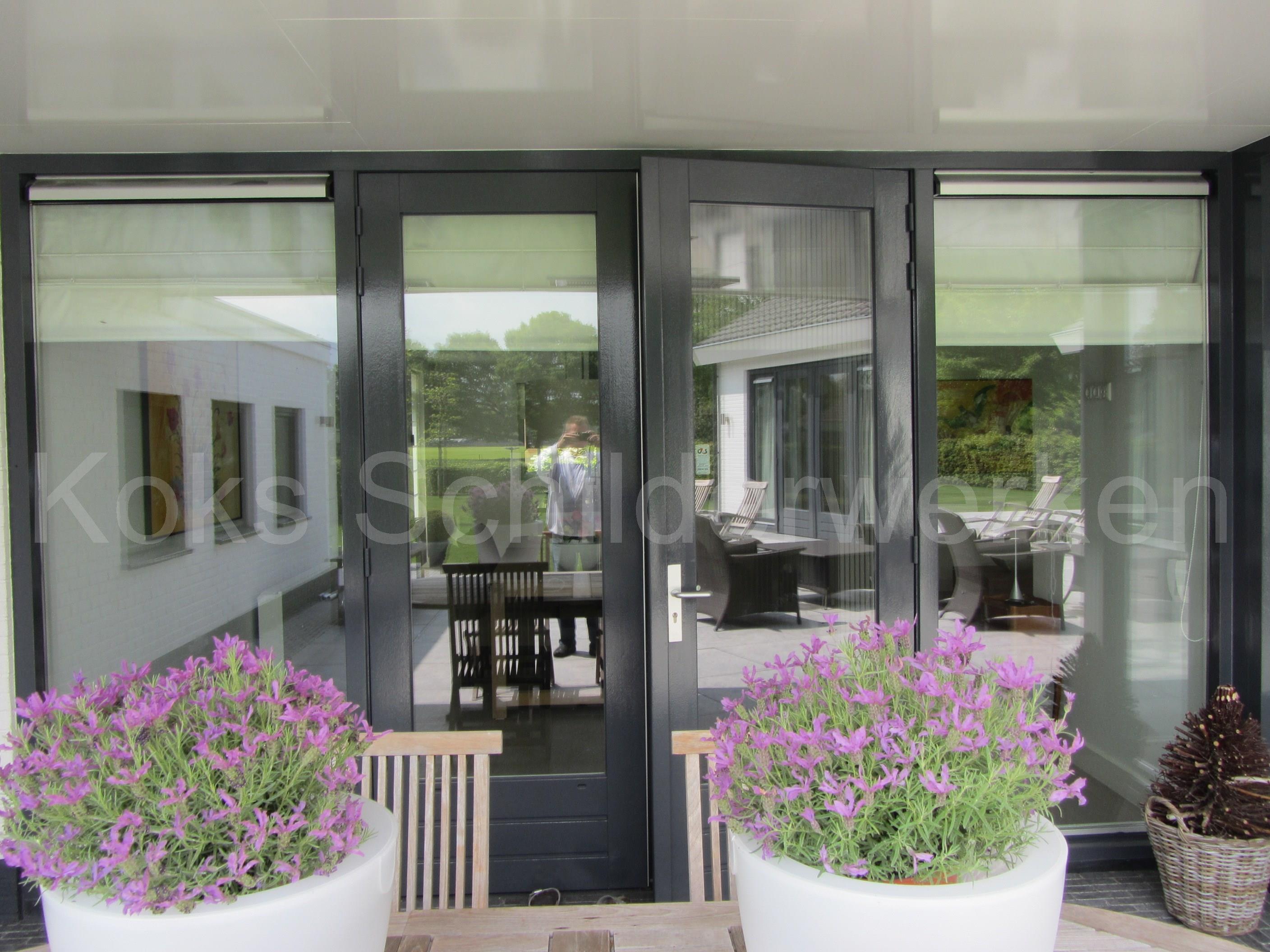 Schilderwerk van een luxe villa in Middelrode